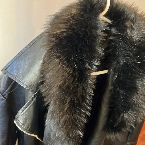 Suzy coat new never worn - Picture 2 of 4